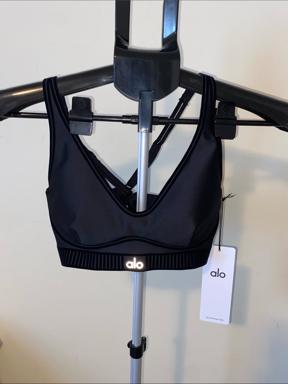 NWT ALO AIRLIFT LINE UP BRA SIZE MEDIUM